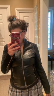 (Category: ) located in . Submitted by lexiaaa (Listing ID 1334699194, Image 1). Description: .