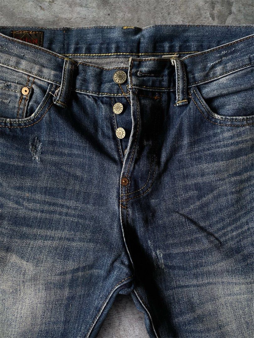 Evisu Daicock Jeans - Big Logo (Denim) (Category: Jeans) located in Antipolo. Submitted by pamanathrifts (Listing ID 1334588876, Image 2). Description: Condition: Very Good Waist: 30” Length: 41” Leg Opening: 7” Issue: Cracked print.