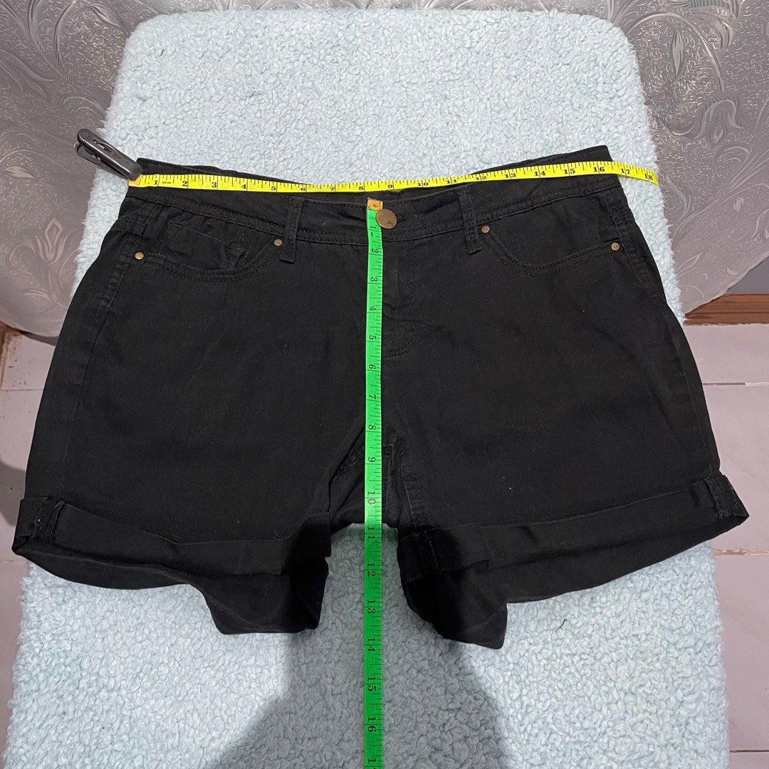 FADED GLORY WOMENS SHORT Sz6 MEDIUM BLACK Please view all photos and read description Women s Fashion Bottoms Shorts on Carousell