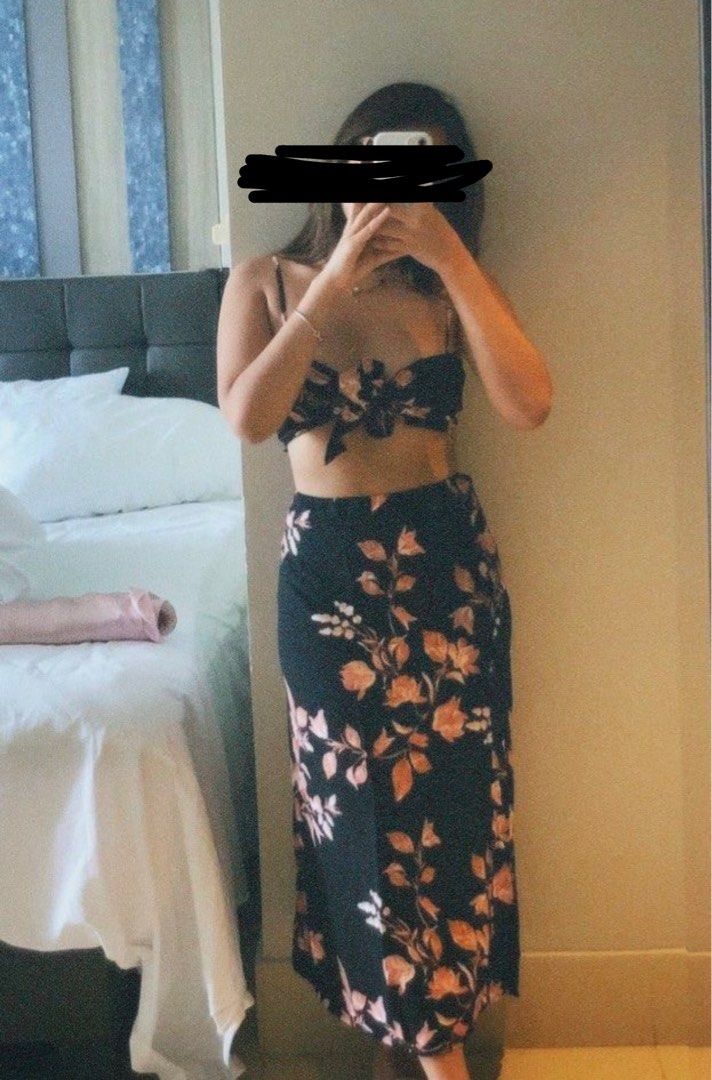 Forever 21 Coords (Category: Sets or Coordinates) located in Manila. Submitted by camziieesclutter (Listing ID 1334618586, Image 1). Description: Worn once during a beach trip then stored na lang..