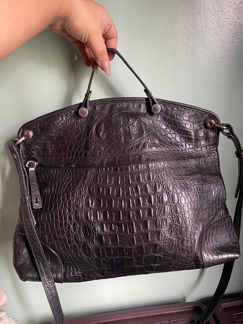 Furla Piper bag (Category: Luxury Bags & Wallets) located in Mandaluyong City. Submitted by beautybuysmnl (Listing ID 1334610411, Image 1). Description: Furla Piper 2-way dome bag / satchel. Croc skin, with front and back zipper closures, plus bag strap. Excellent used condition..