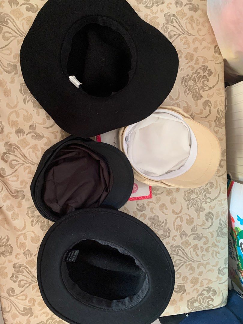 hat (Category: Activewear) located in Singapore. Submitted by dealwithmesale (Listing ID 1334553760, Image 3). Description: not for fussy collect at my blk.