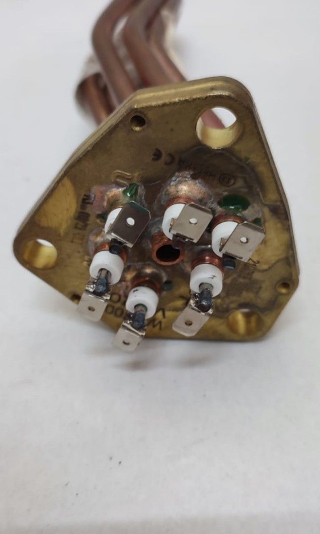 Heating Element (Category: Coffee Machines & Makers) located in Singapore. Submitted by kirenrage2020 (Listing ID 1334555225, Image 1). Description: Heating Element for coffee machine Specs are stated accordingly. Brand new.