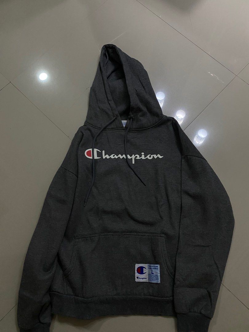 Hoodie champion original Fesyen Pria Pakaian Atasan di Carousell