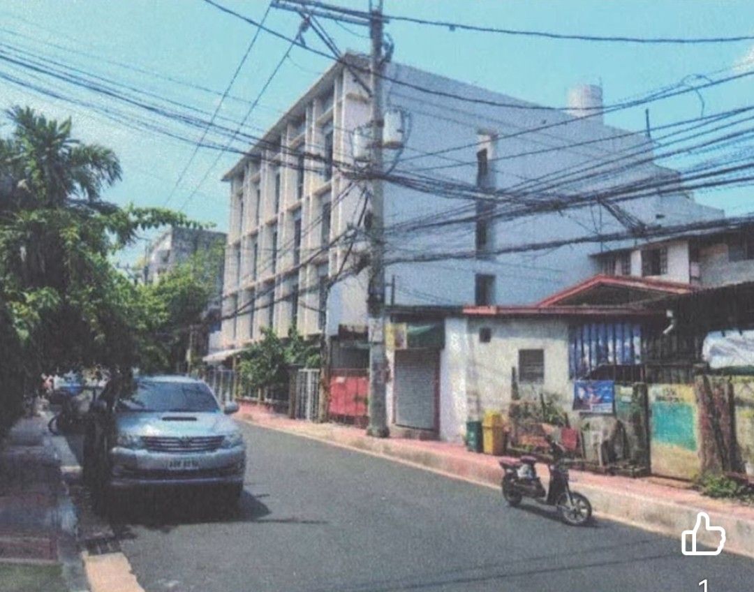 House & Lot Makati City (Category: House & Lot) located in Taytay. Submitted by reese511 (Listing ID 1334614284, Image 2). Description: FOR SALE: TWO STOREY RESIDENTIAL HOUSE AND LOT LOCATION : 1585 COPERNICO STREET BRGY. SAN ISIDRO, MAKATI CITY LOT AREA: 201- SQUARE - METER FLOOR AREA: GROUND FLOOR - 81 SQM 79SQM TOTAL FLOOR AREA - 160 SQM PRICE : 43 MILLION ( NEGOTIABLE ) 👉COPERNICO STREET , MAIN ACCESS CONNECTING TO THE MAYOR ROADS GIL PUYAT 