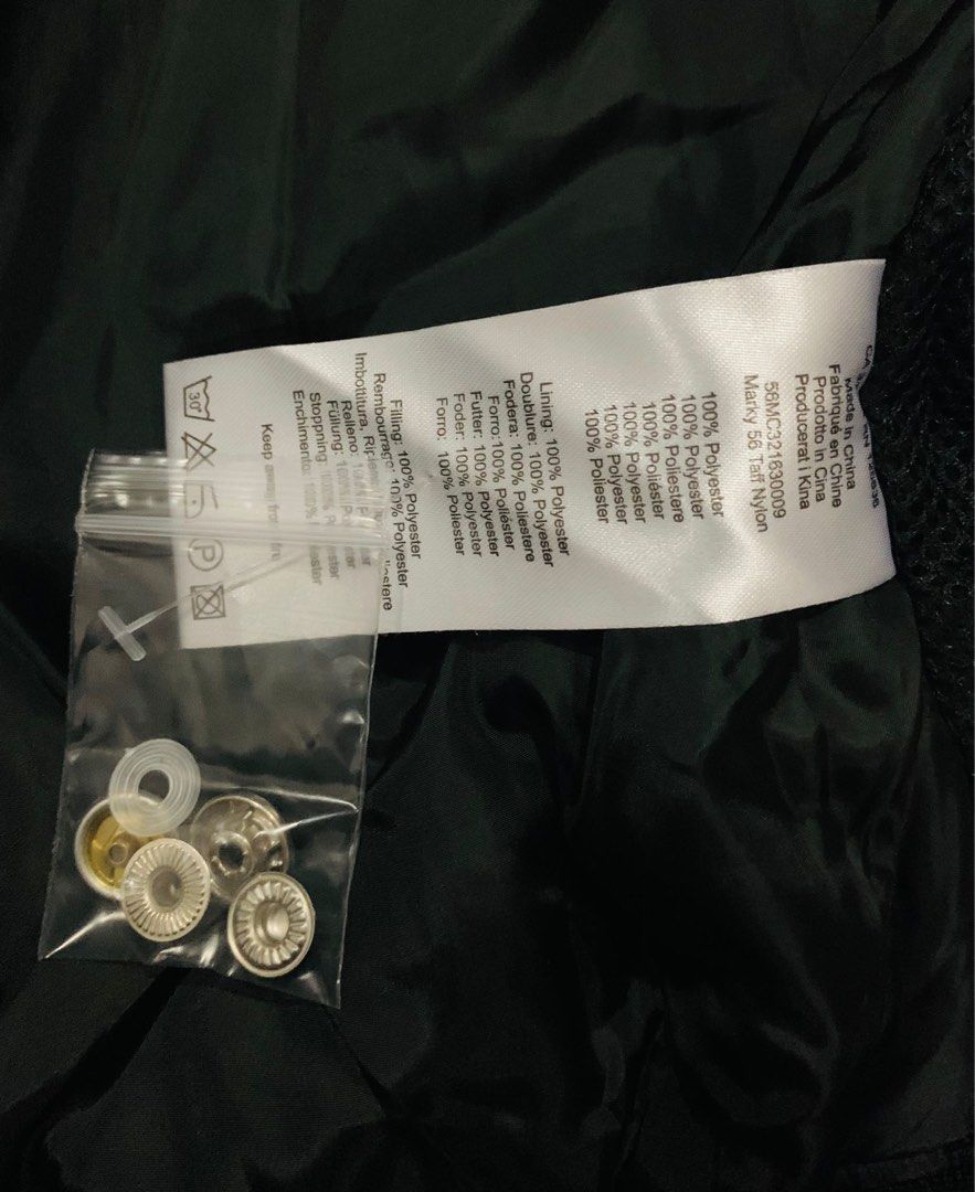 Jacket (Category: Coats, Jackets and Outerwear) located in Singapore. Submitted by benissp (Listing ID 1334605804, Image 4). Description: - Official J.Lindeberg Marble Bomber Padded Jacket. - ⁠size S - ⁠totally new - ⁠comes with extra snap buttons attached. - ⁠double front zipper opening - ⁠featured 6 functional pockets P.s selling behalf of sister. .