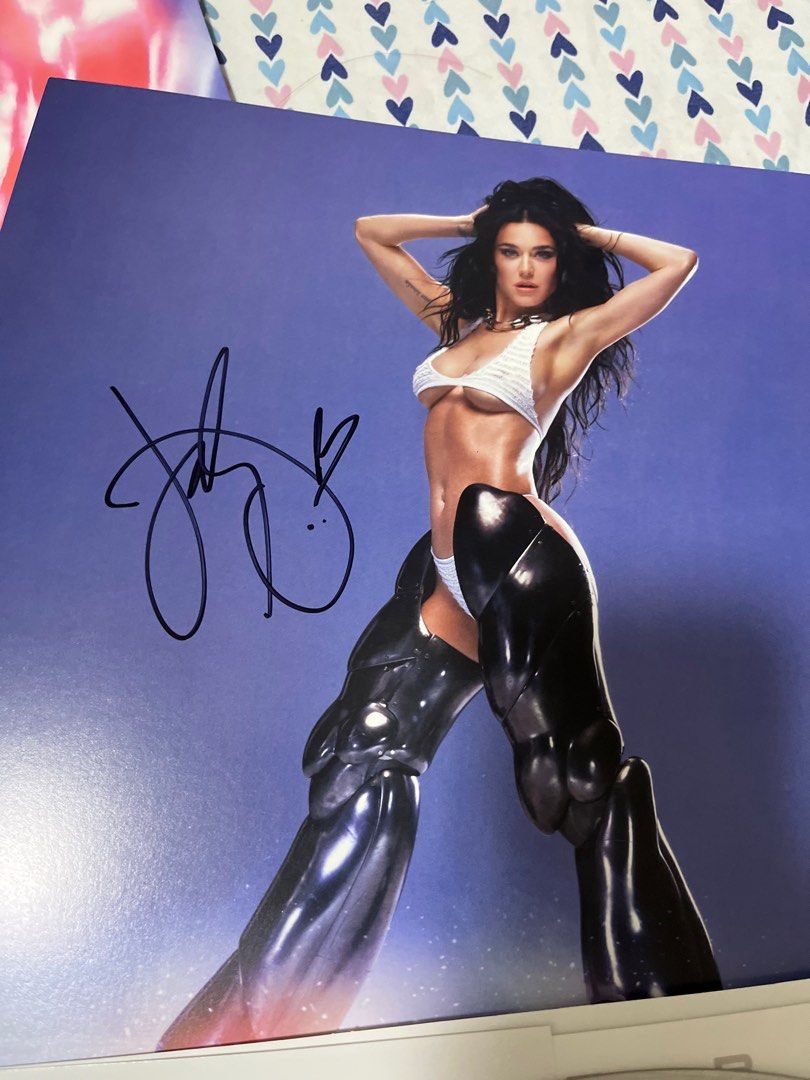 Katy Perry Signed Silver Vinyl (Category: Vinyls) located in Quezon City. Submitted by merch2go (Listing ID 1334709670, Image 2). Description: - never been played, opened only to check the signed insert rfs: have the signed cd already and decided to keep that one only.