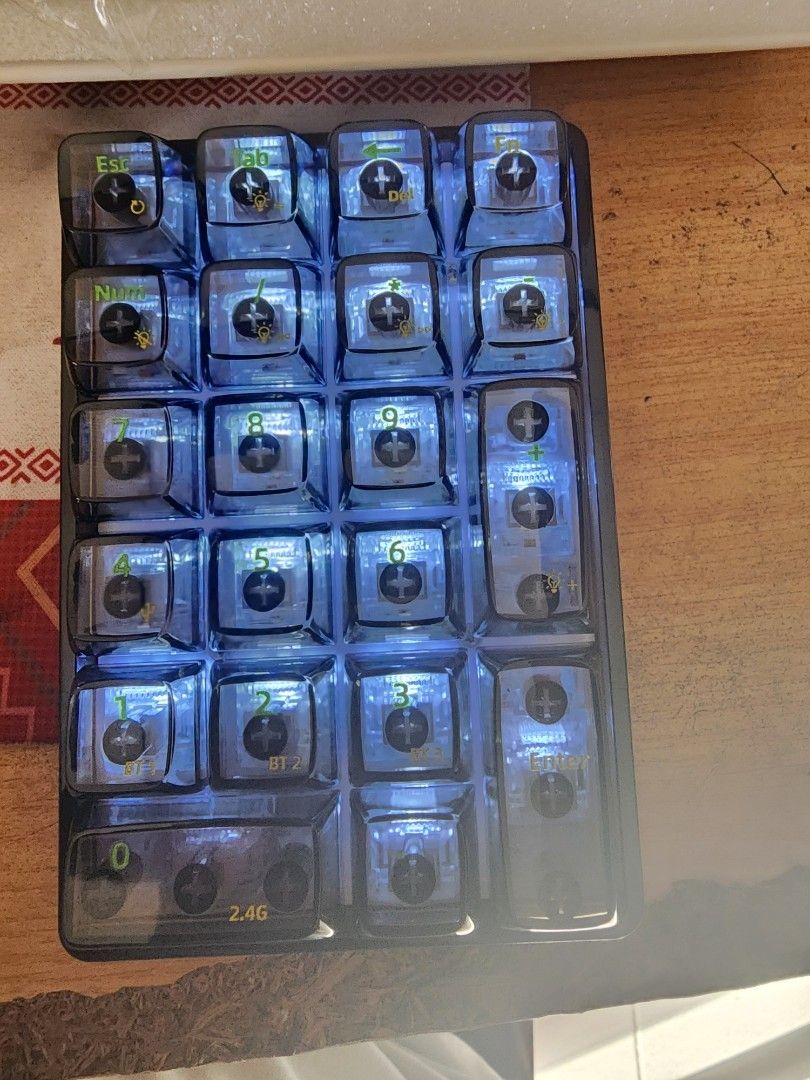 LEOBOG K21 WIRELESS 3 MODE TRANSPARENT KEYBOARD (Category: Mouse & Mousepads) located in Caloocan City. Submitted by vickybelo_0722 (Listing ID 1334724979, Image 3). Description: brandnew po ito Leobog k21 wireless 3 mode transparent keyboard.