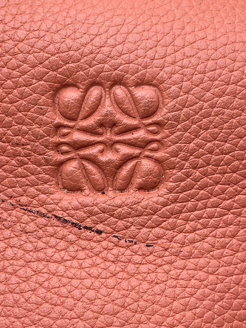 Loewe Gate Sling bag 😍 (Category: Luxury Bags & Wallets) located in Bacolod City. Submitted by chuchaystuffs (Listing ID 1334564376, Image 3). Description: Super mahal nito 😍swerte if orig My onting dumi lgn na needs linisin, self authentication is advised , pro “parang” orig po sya kayo na bahala pa authenticate. See pics for reference .