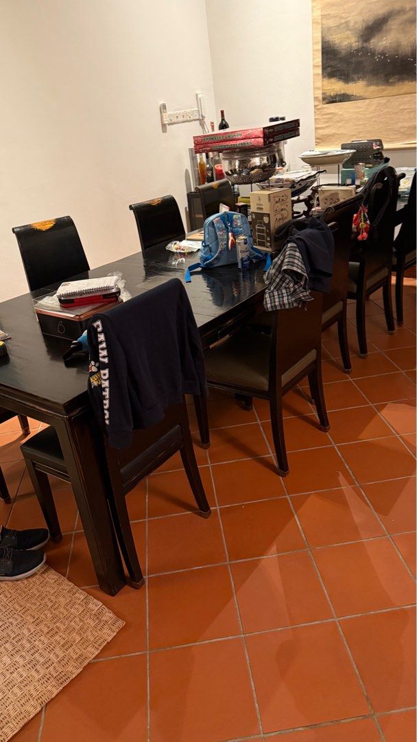 Long dining table (Category: Tables & Sets) located in Singapore. Submitted by nichong25 (Listing ID 1334664976, Image 1). Description: Long dinning table with all the chairs .