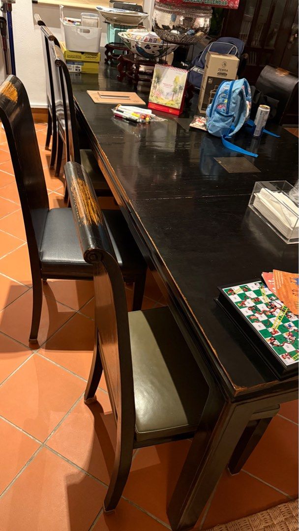 Long dining table (Category: Tables & Sets) located in Singapore. Submitted by nichong25 (Listing ID 1334664976, Image 2). Description: Long dinning table with all the chairs .