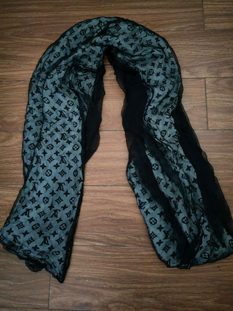 LV shawl (Category: Luxury Accessories) located in Davao. Submitted by athenaprelovedph (Listing ID 1334599206, Image 1). Description: In very good condition, large size.