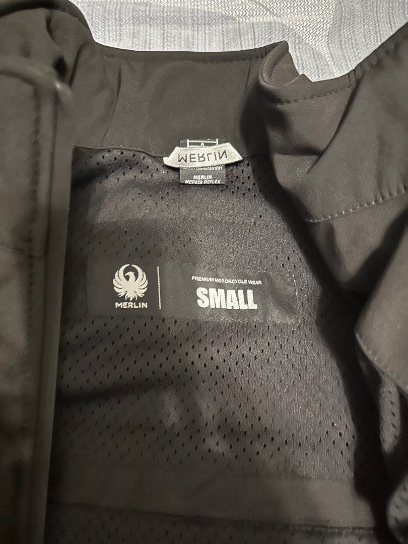 Merlin Reflex Softshell Jacket (Category: Motorcycle Apparel) located in Singapore. Submitted by panwern (Listing ID 1334682621, Image 3). Description: Merlin MCP038/BLK Reflex Softshell Black Colour Small Size - Fits EU48 Can be used as normal Jacket Brand new, never been used. .
