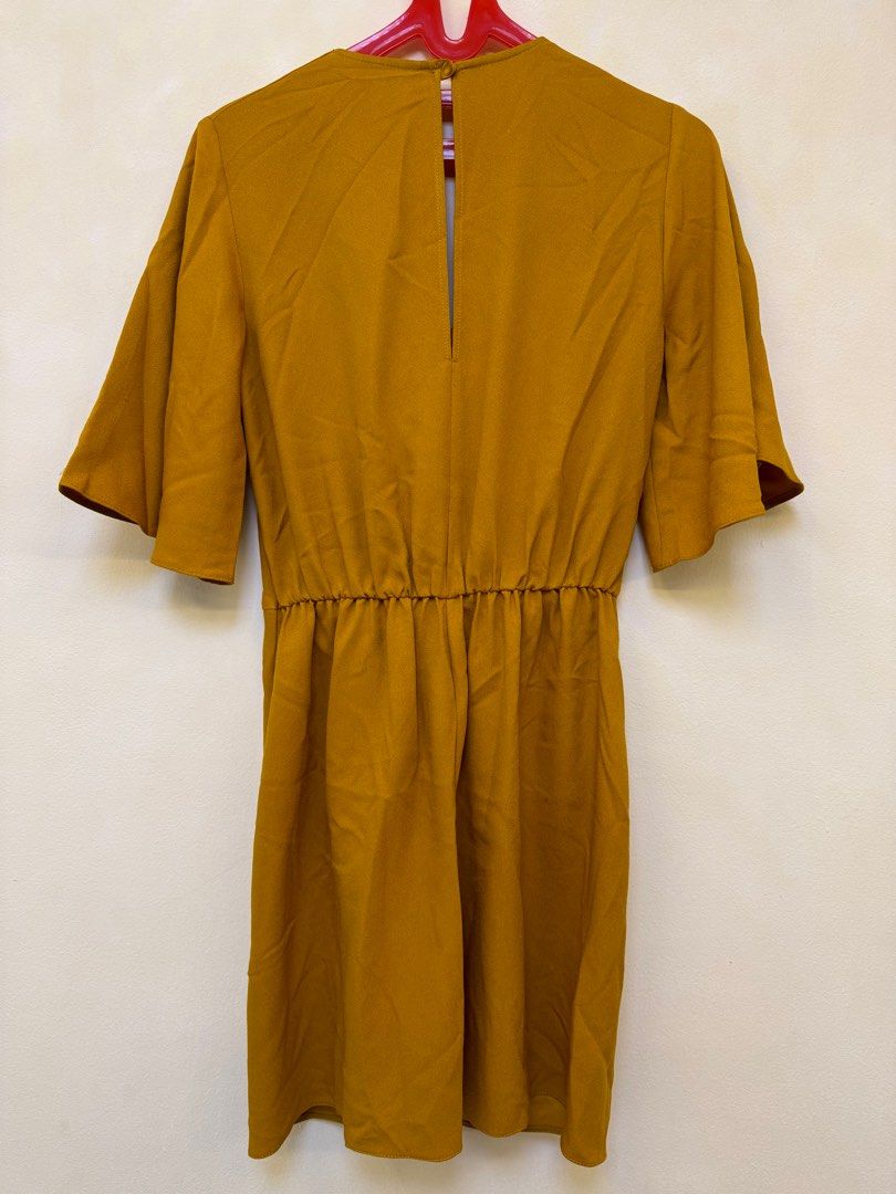 Miss Selfridge Mustard Dress Fesyen Wanita Pakaian Wanita Gaun Rok di Carousell