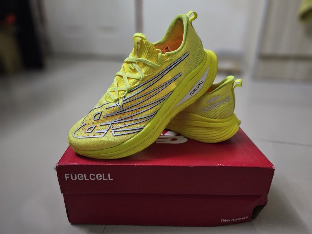 New Balance FuelCell Supercomp Elite v3 (26.5cm), Sports Equipment 