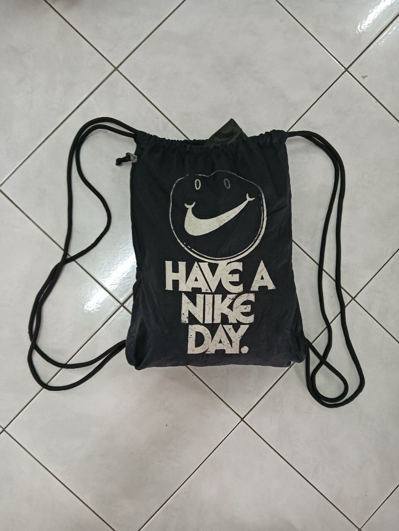 have a nike day bag