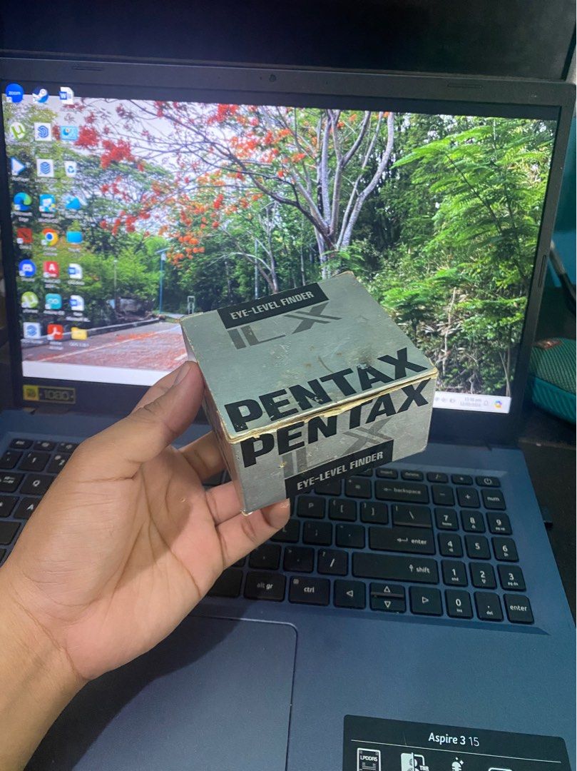 Pentax LX eye level finder (Category: Other Photography Accessories) located in Arayat. Submitted by Kaisser (Listing ID 1334699701, Image 1). Description: - Near mint condition - Clean glass - Hotshoe working MOP: Gcash Shipping via lbc or jnt Shipping fee shouldered by the buyer.