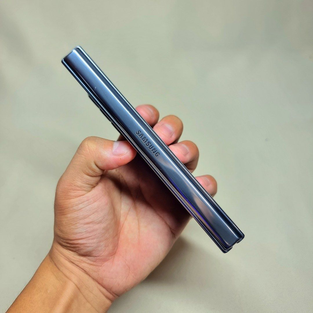 Samsung Z Fold 4 512gb COMPLETE SET (Category: Samsung) located in San Mateo. Submitted by migueleauthentic (Listing ID 1334581738, Image 2). Description: RUSH!!! 𝐒𝐚𝐦𝐬𝐮𝐧𝐠 𝐙 𝐅𝐨𝐥𝐝 𝟒 '𝐆𝐫𝐚𝐲𝐠𝐫𝐞𝐞𝐧' 𝟏𝟐/𝟓𝟏𝟐𝐠𝐛 NTC (Local Variant) SM-F936B/DS Dual 5G Bandwidth Openline both simslots Qualcomm Snapdragon 8+ Gen 1 (4nm) Healthy Battery (very rarely used) Hydrogel Protected Front, Rear, Sides and with Original stock plastic film fo