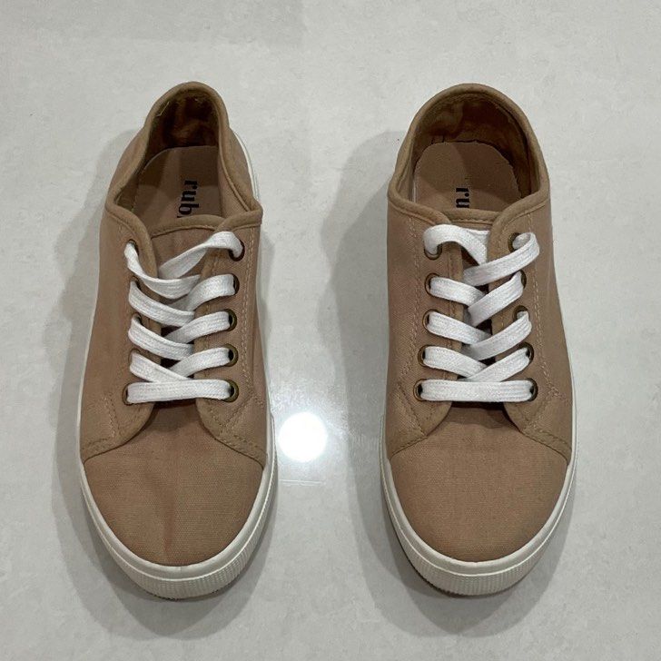 Special Offer Lightly Used rubi Brand light Pink Color Flat Shoes For Sales Please type shoes sneaker on my listings for more similar items