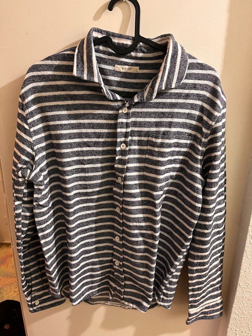 Striped Longsleeves (Category: Tshirts & Polo Shirts ) located in Makati City. Submitted by everything_below300 (Listing ID 1334656601, Image 1). Description: Thick and cozy button-up striped longsleeves. Can fit for both man or woman. Best for cold weather or casual office wear..