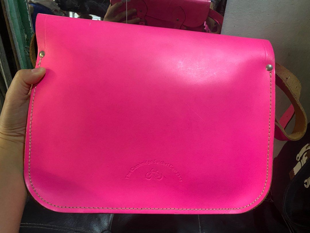 The Cambridge Satchel Company (Category: Shoulder Bags) located in Quezon City. Submitted by biasantos (Listing ID 1334590451, Image 2). Description: The Cambridge Satchel Company Money Back if Fake‼️ Handmade in Great Britain 9”hieght 11”width P 1,499 In Good Condition Available for Layaway 👍🏼 shop bambang market stall #7 open 12noon onwards Daily carousel app. babes Santos/Edsantos27 you can also visit:the boot shop ph/dr martens ph sales/swa