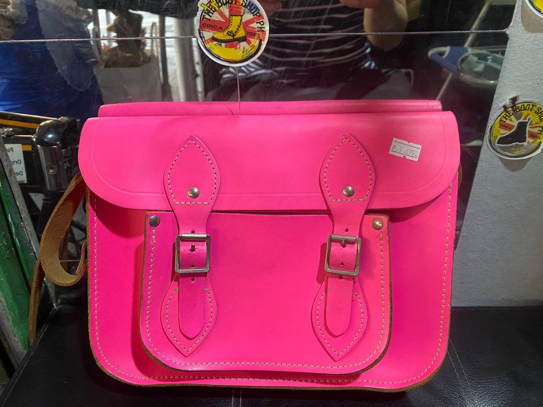 The Cambridge Satchel Company (Category: Shoulder Bags) located in Quezon City. Submitted by biasantos (Listing ID 1334590451, Image 1). Description: The Cambridge Satchel Company Money Back if Fake‼️ Handmade in Great Britain 9”hieght 11”width P 1,499 In Good Condition Available for Layaway 👍🏼 shop bambang market stall #7 open 12noon onwards Daily carousel app. babes Santos/Edsantos27 you can also visit:the boot shop ph/dr martens ph sales/swa
