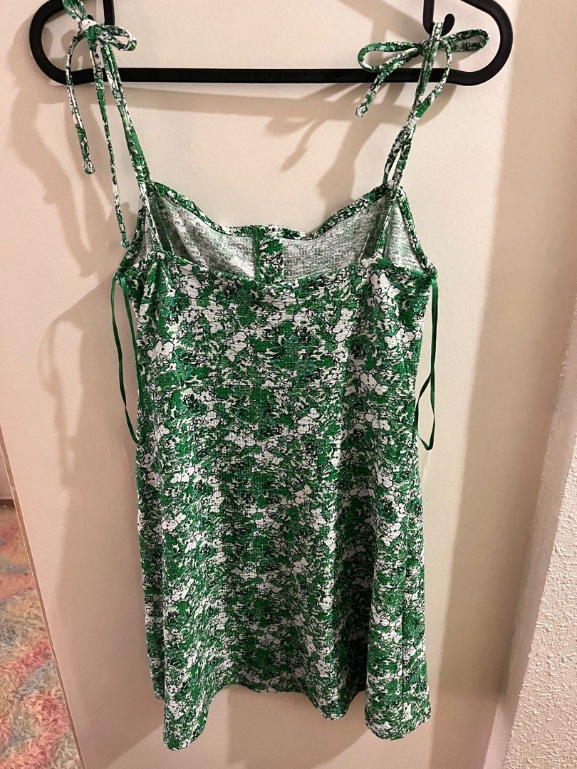 Topshop Mini Dress (Category: Dresses) located in Makati City. Submitted by everything_below300 (Listing ID 1334642894, Image 3). Description: PHP200 only if you buy another item! Get this super cute Topshop green mini dress. I only used it a few times on very special occasions. Stretchable material, fits Small to Medium.