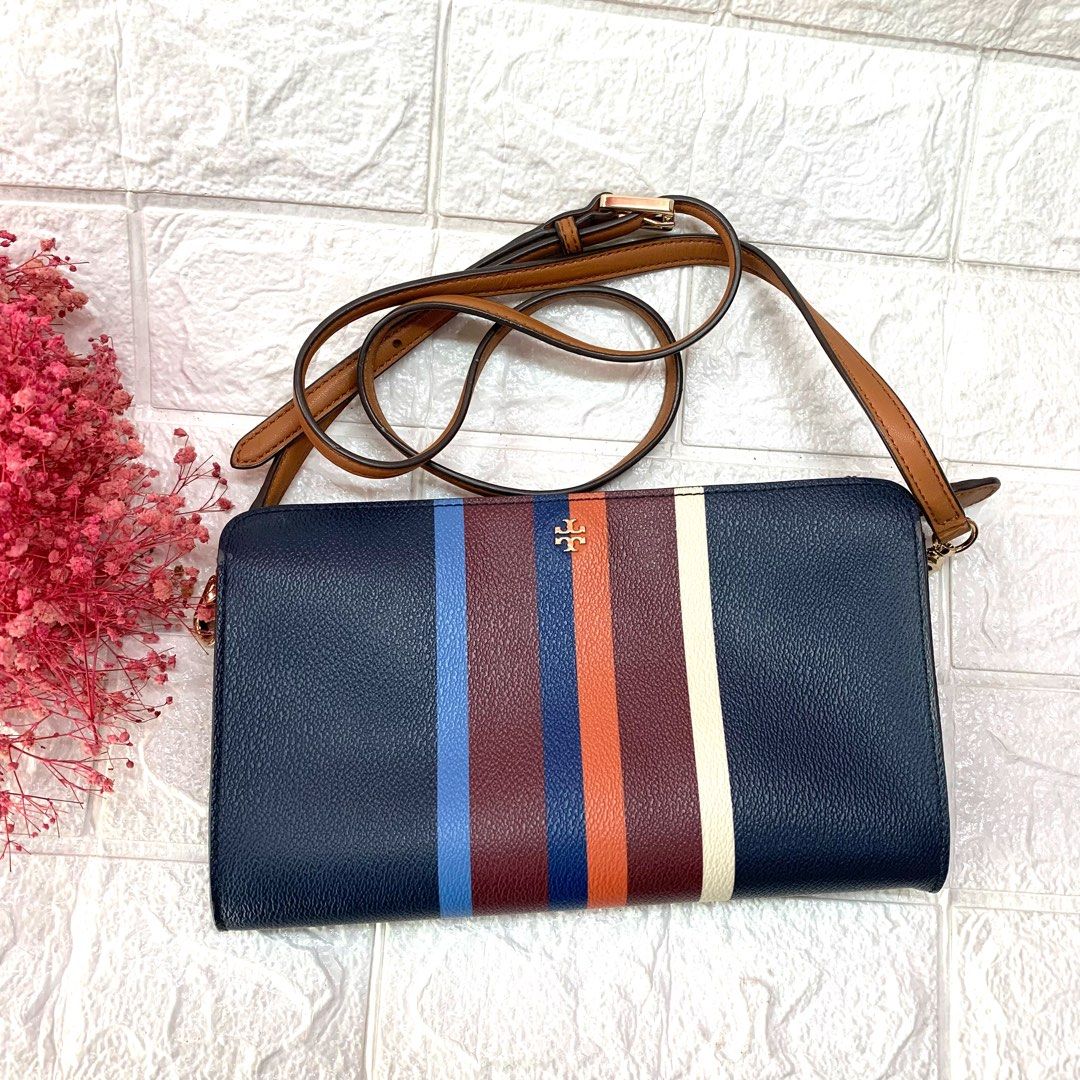 Tory Burch Sling Bag WOC (Category: Luxury Bags & Wallets) located in Manila. Submitted by thekidshop (Listing ID 1334679337, Image 1). Description: .