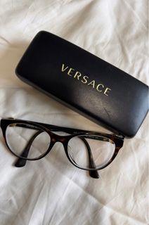 (Category: ) located in . Submitted by aaswardrobe_ (Listing ID 1334679416, Image 1). Description: .