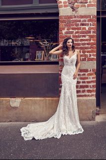(Category: ) located in . Submitted by thewardrobethriftstore (Listing ID 1334625117, Image 1). Description: .