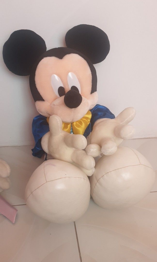 27 inches mikey and minnie (Category: Plushies & Soft Toys) located in Manila. Submitted by mm74010 (Listing ID 1334797575, Image 2). Description: 2 for 1700..clean and no smell. nakadsplay lang po sfee c/0 buyer negotiable.