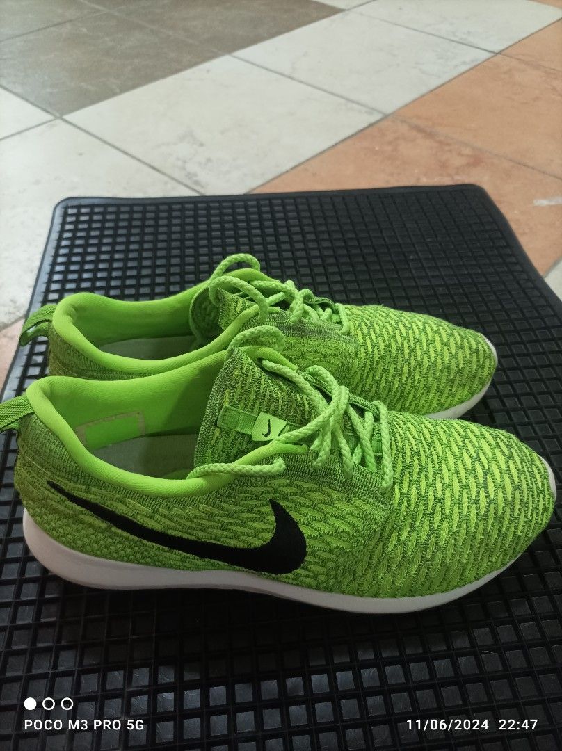 29cm Nike Flyknit Roshe Run. Men s Fashion Footwear Sneakers on Carousell