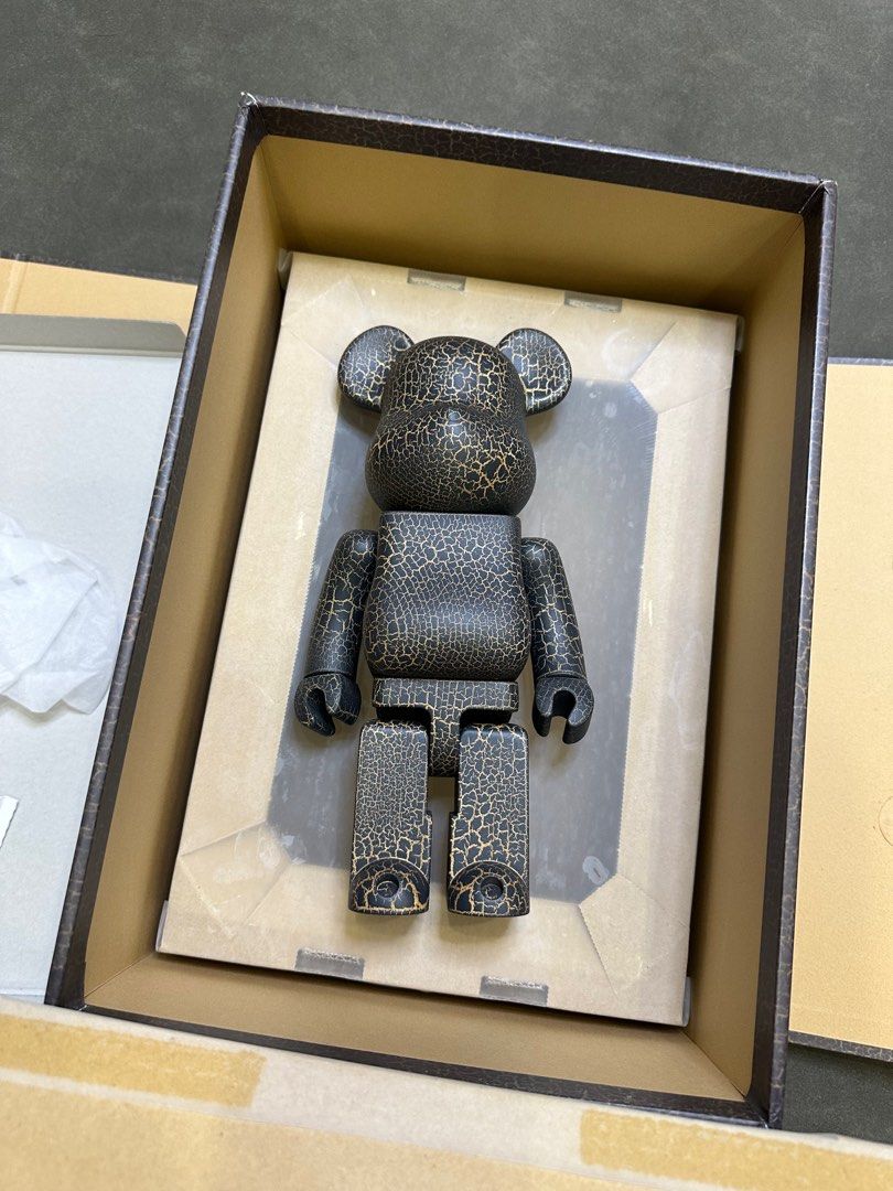 Bearbrick Karimoku Crack Paint 400% 99新, 興趣及遊戲, 玩具