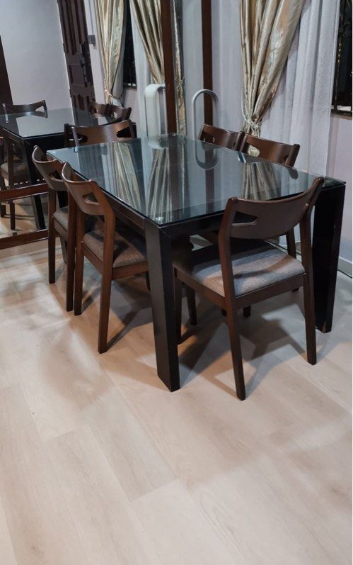 Dining Table Set (Category: Tables & Sets) located in Singapore. Submitted by tricia_90 (Listing ID 1334853793, Image 1). Description: Self collect at woodlands .