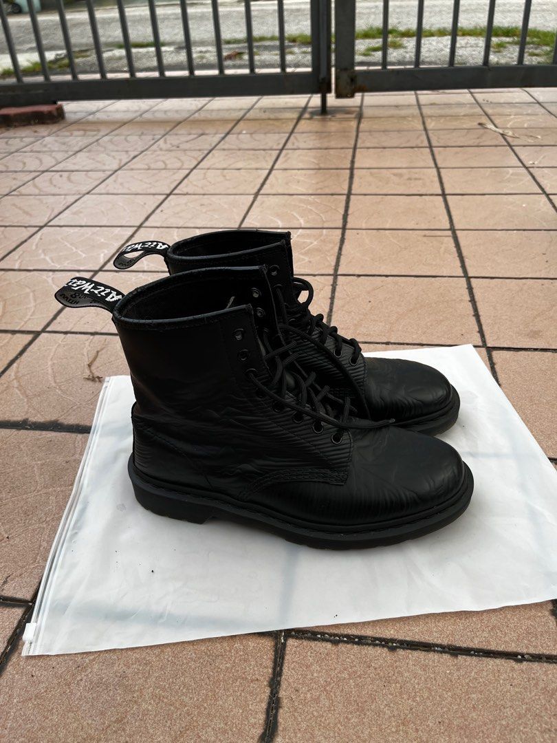 Joy division x dr martens shop