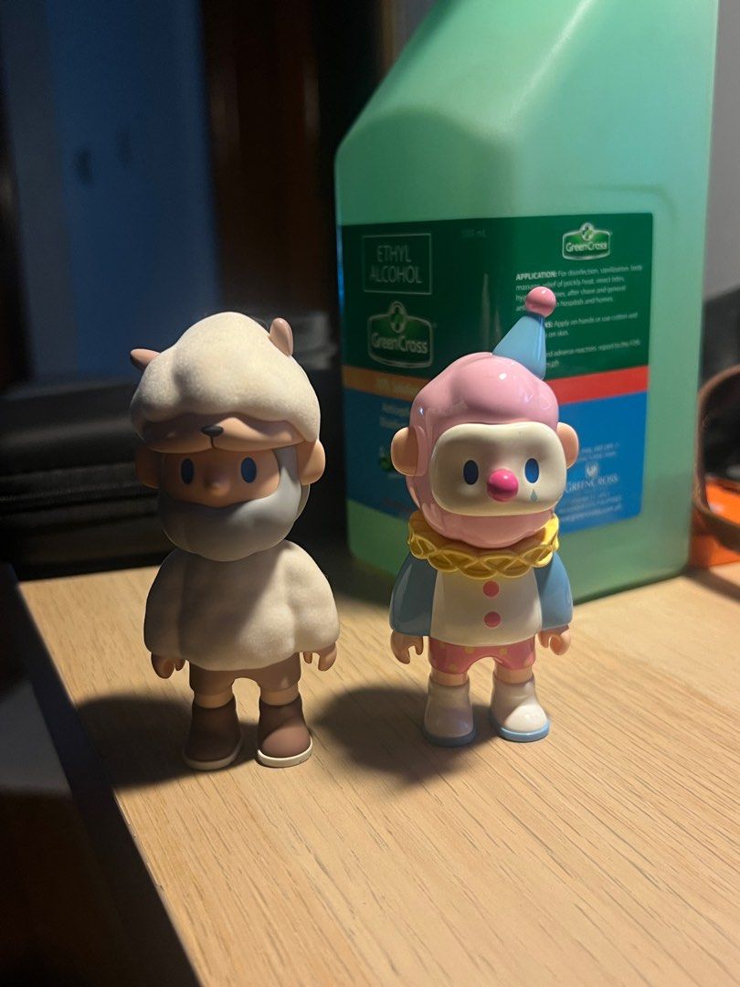 Farmer Bob Finding Unicorn Quitting Sale (Category: Designer & Blind Box Toys) located in Manila. Submitted by jedward25 (Listing ID 1334887570, Image 1). Description: Quitting sale! 1k for 2 figures PM for more photos and other details Buyer will shoulder shipping fee Comes with card & box.