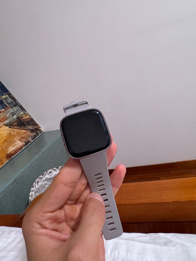 Fitbit vers 2 (Category: Wearables & Smart Watches) located in Singapore. Submitted by saychanlee (Listing ID 1334871721, Image 1). Description: .