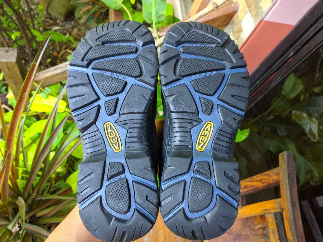 For sale Mens Keen Utility Braddock Waterproof Soft toe Shoes Size 9US 8UK 42EU 27CM Men s Fashion Footwear Boots on Carousell