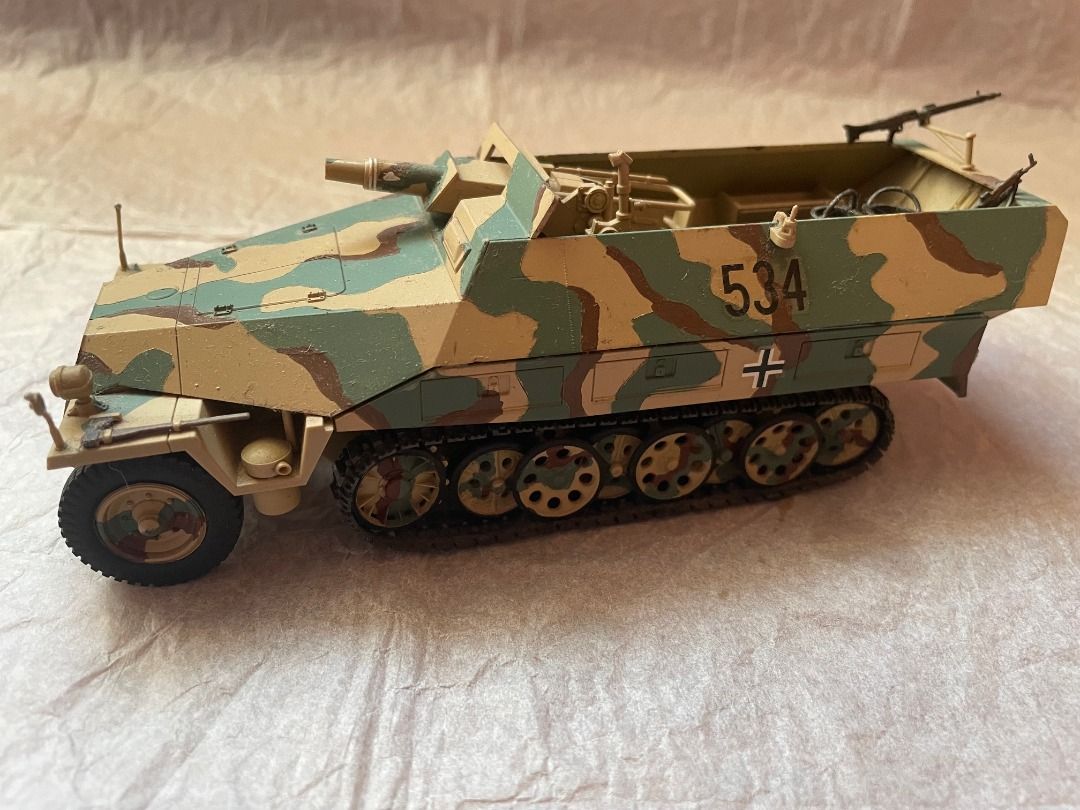 1/35 Scale German Sd.Kfz. 251/9 Ausf. D 'Kanone.. | Köp på