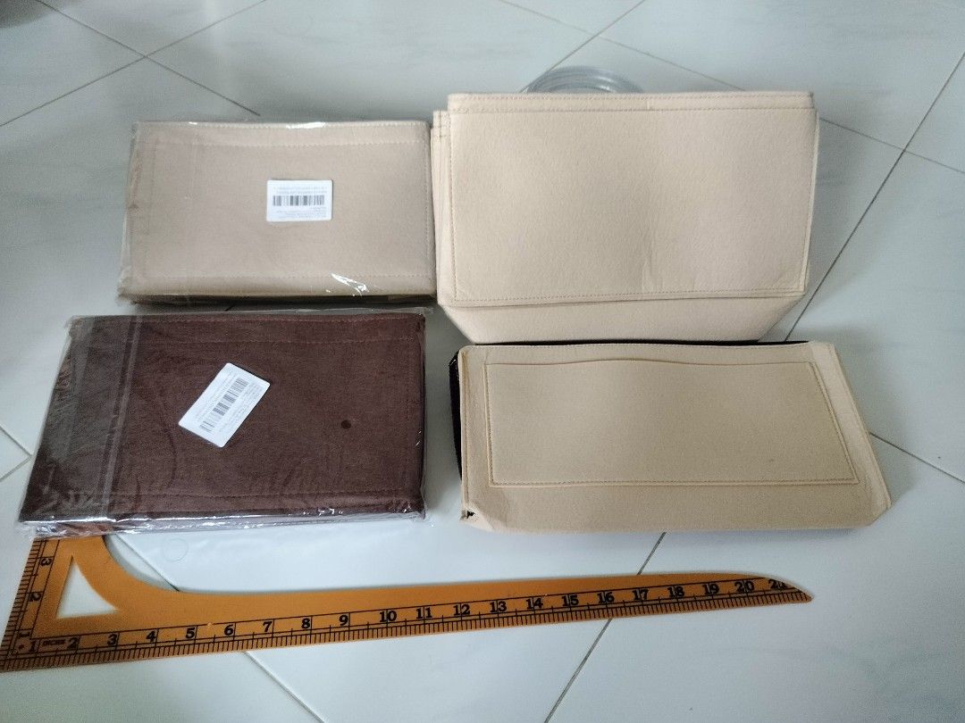 Insert bag (Category: Shoulder Bags) located in Singapore. Submitted by mikihouse2857 (Listing ID 1334753988, Image 2). Description: Free for Purchase of Naraya bag. Message me for more details on the Prefect insert bag. Multiple size for selection. meet, check and pay. Self collection at BLK 37 Marsiling Drive..