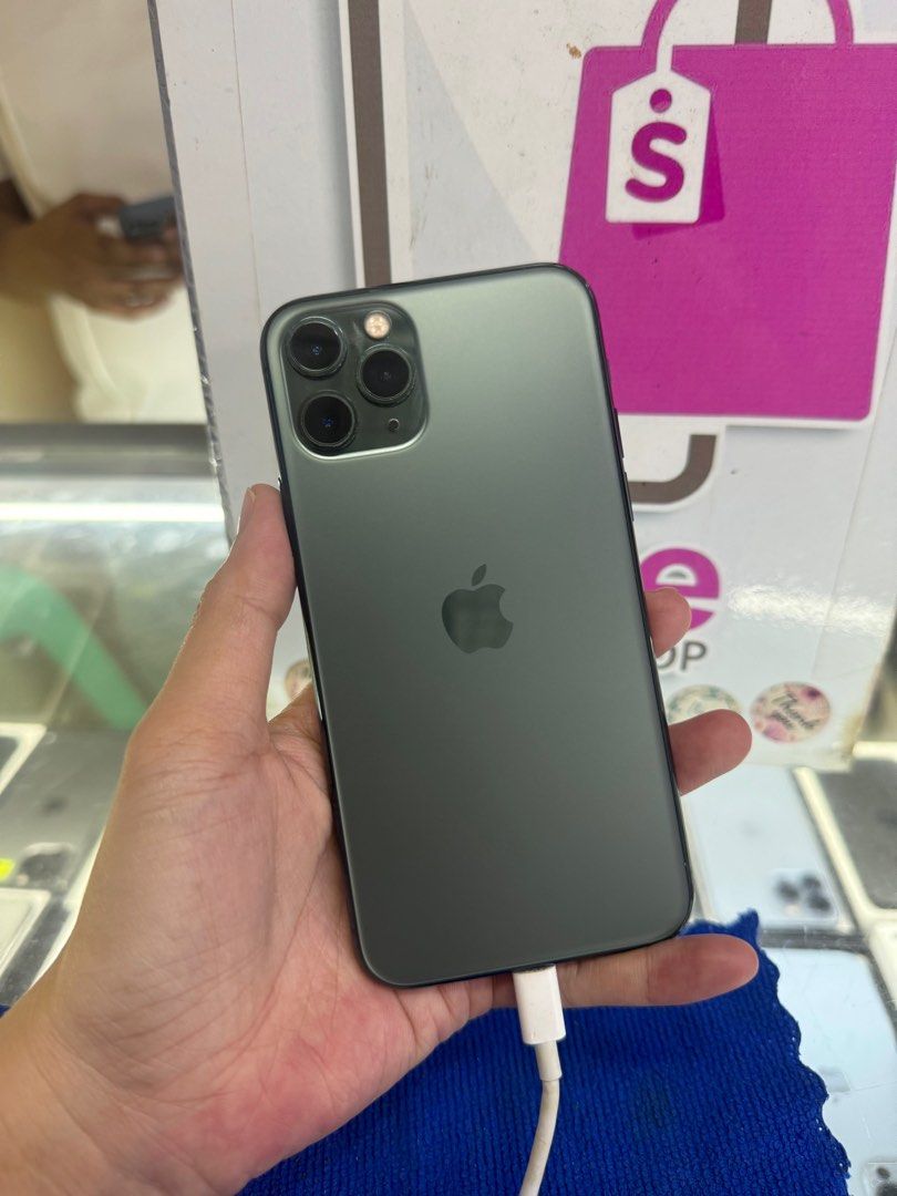iphone 11 pro 256gb dual sim 2ndhand (Category: iPhone 11 Series) located in Cainta. Submitted by vine_gadget_shop (Listing ID 1334876771, Image 1). Description: iphone 11 pro 256gb dual sim 2ndhand with charger check all u want no issue pick up store greenhills shopping center we accept trade in we accepy credit card and ggives installment we do cod and door to door we ship nationwide for fast transaction call 09277368323 look for vine visit my 