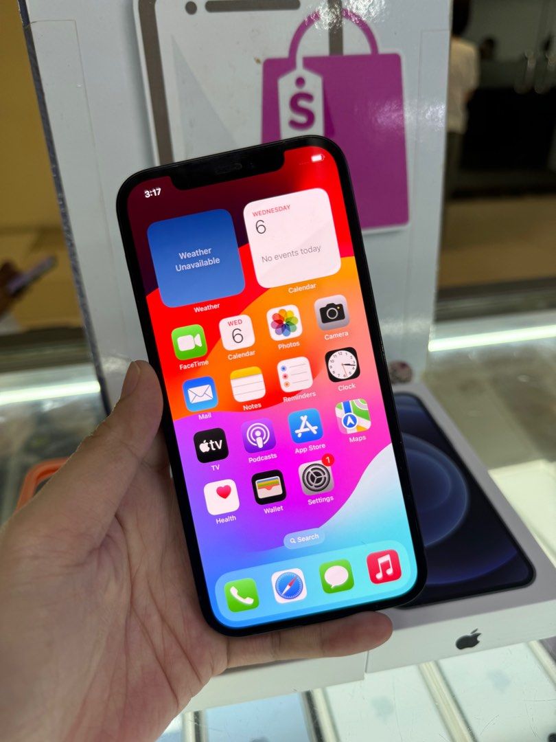 iphone 12 256gb 2ndhand (Category: iPhone 12 Series) located in Cainta. Submitted by vine_gadget_shop (Listing ID 1334790691, Image 3). Description: iphone 12 256gb 2ndhand with box and cord oem factory unlock pick up store greenhills shopping center we accept trade in we accepy credit card and ggives installment we do cod and door to door we ship nationwide for fast transaction call 09277368323 look for vine visit my fb page vine gadget shop.