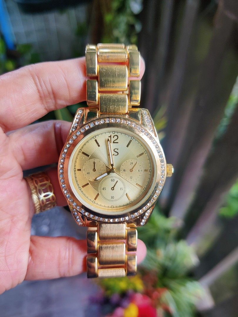 Laura scott watch hotsell