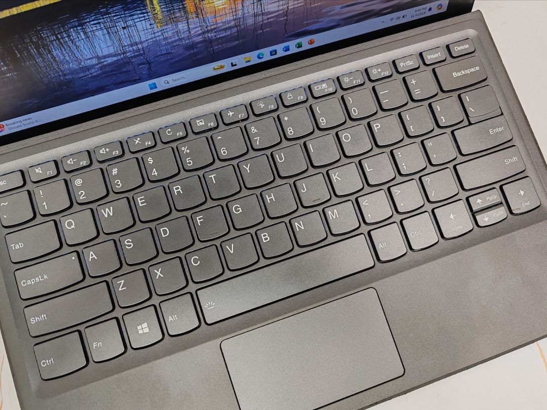 Lenovo Miix 520 2-in-1 Laptop | 12.2'' | i5-8250U 8GB DDR4 RAM