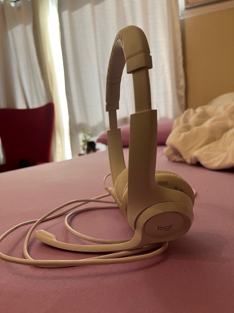 Logitech H390 (Category: Headphones & Headsets) located in Meycauayan. Submitted by justinnekim_u (Listing ID 1334729802, Image 1). Description: Used for 2 months No issues 600 nego Meetups within Meycauayan Bulacan Lalamove care of buyer.