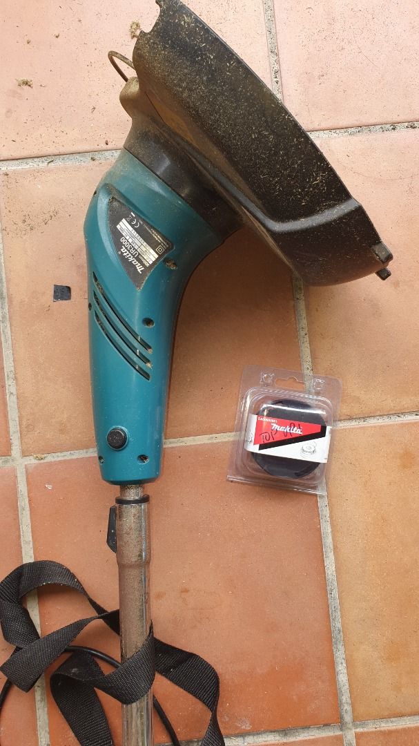 Ur3000 makita grass trimmer best sale
