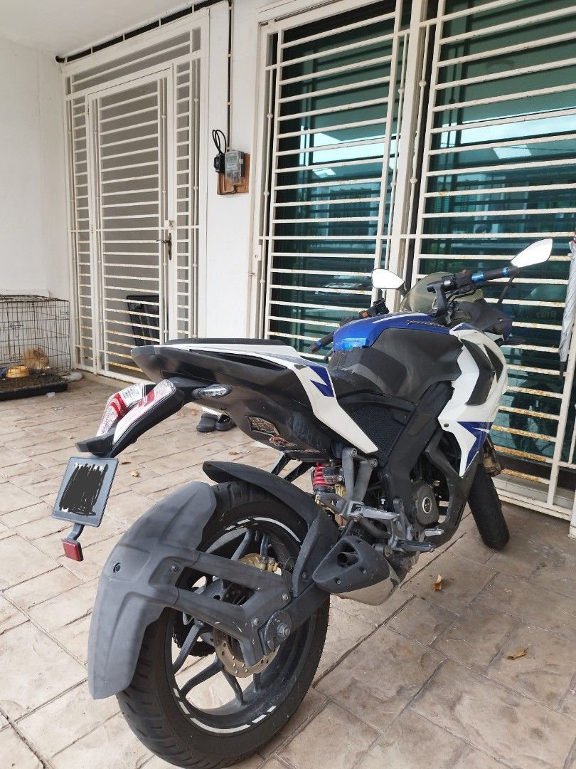 Rs 200 2017 model clearance