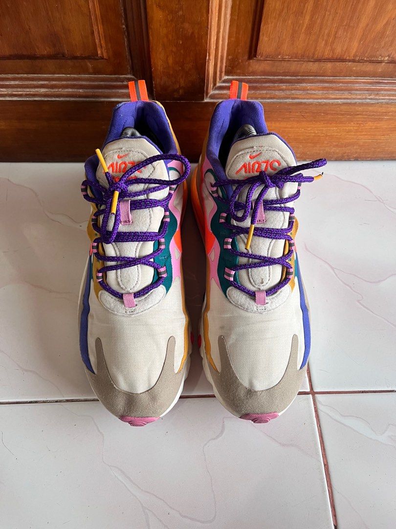 Nike Air 270 React, Fesyen Pria, Sepatu Sneakers di Carousell