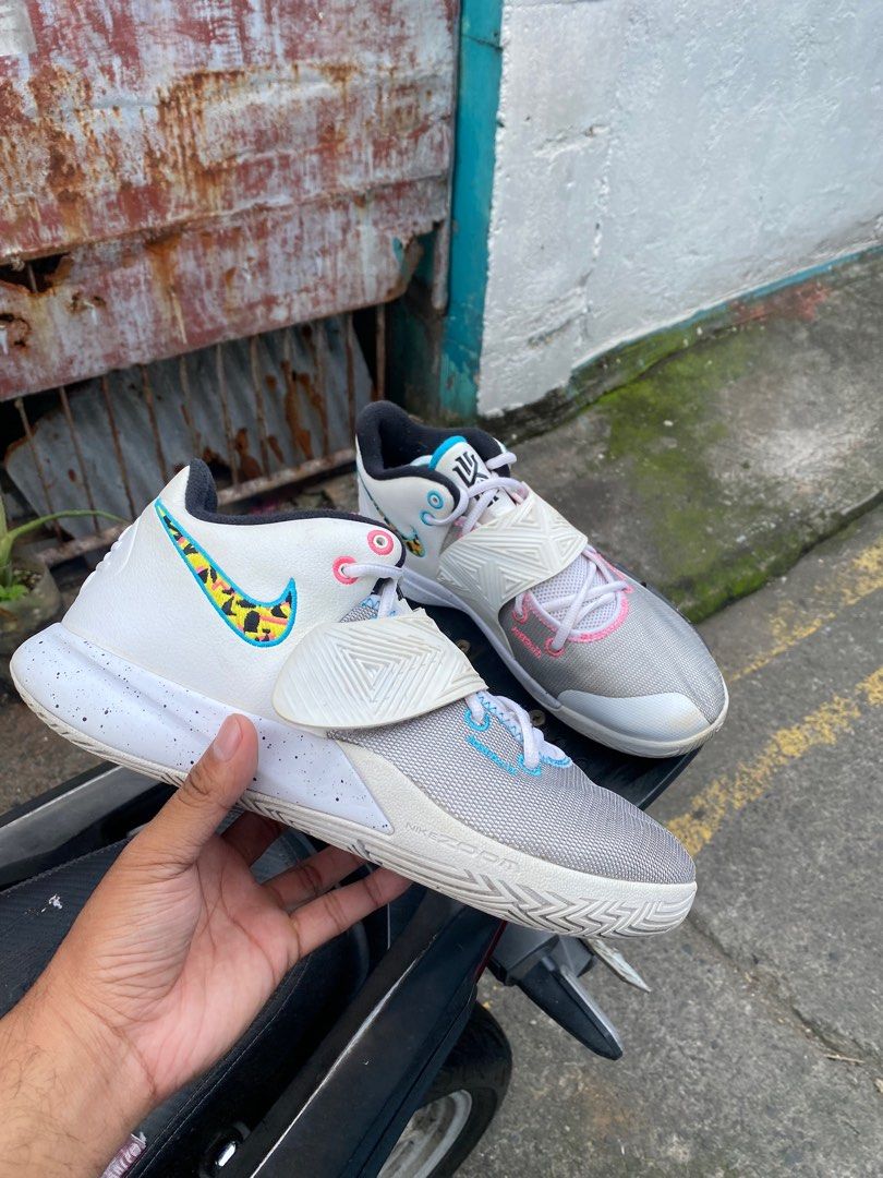 NIKE KYRIE FLYTRAP 3 SOUTHH BEACH Men s Fashion Footwear Sneakers on Carousell