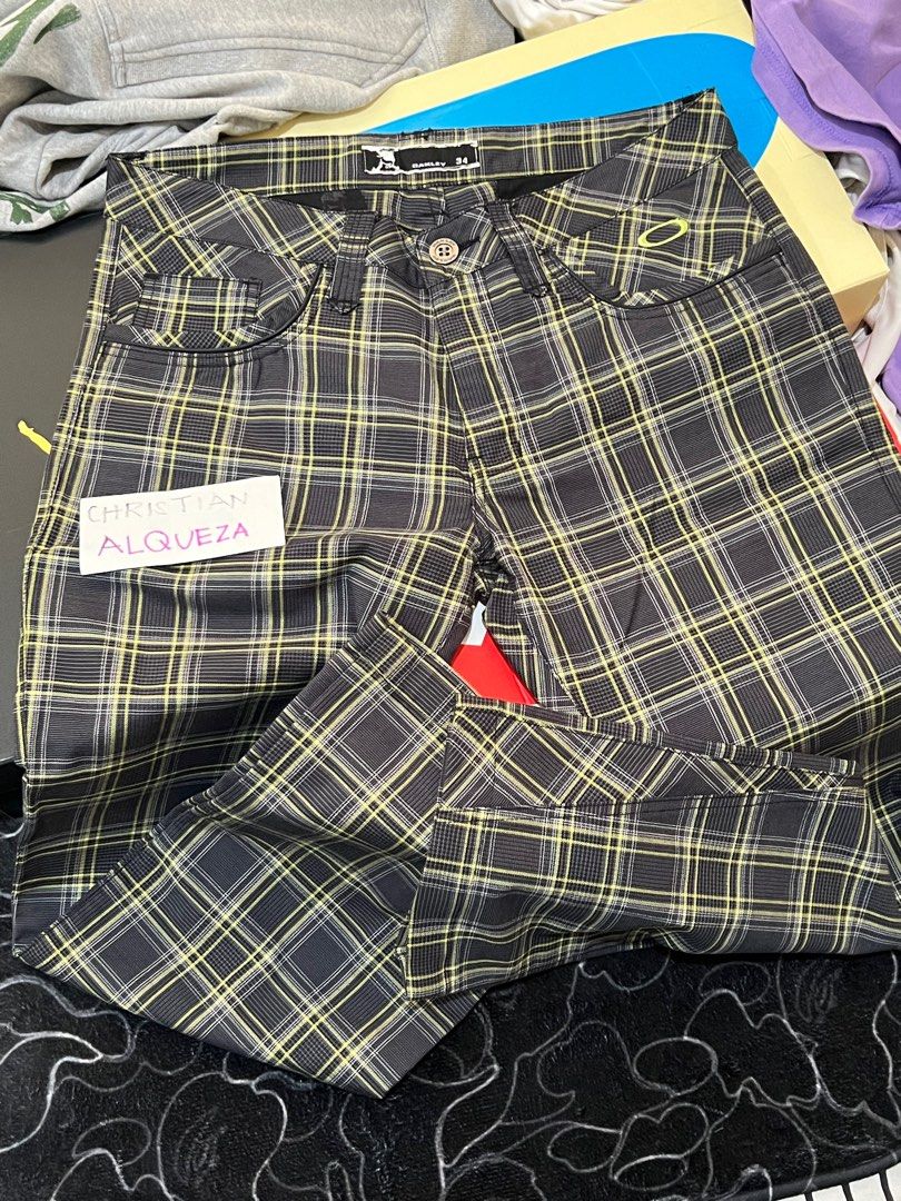 Oakley Plaid Stripe Trousers Med (Category: Trousers) located in Taguig. Submitted by zakaly034 (Listing ID 1334768623, Image 1). Description: Oakley Plaid Stripe Trousers Med (30-32x38) 9.8/10 condition 1.5k.
